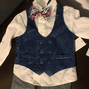 Boys suit NWT